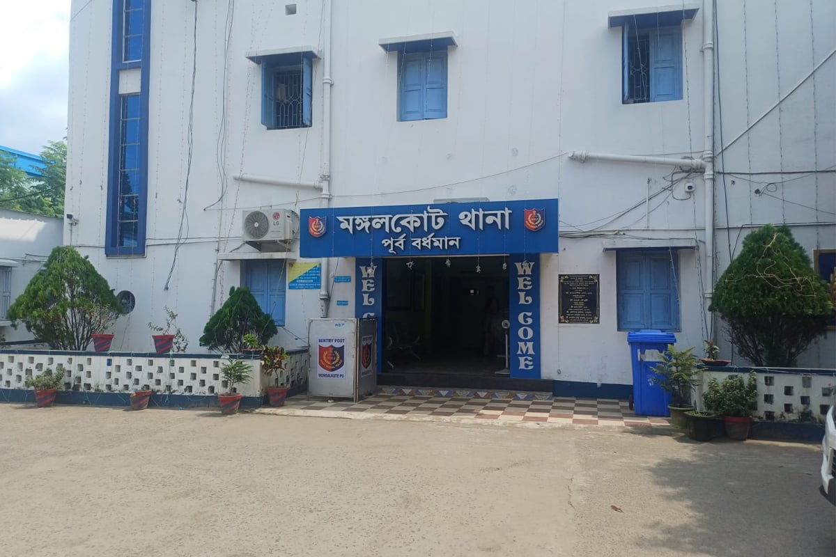 বাংলাদেশের জঙ্গি সংগঠনের সঙ্গে প্রত্যক্ষ যোগ! এনআইএর জালে মসজিদের ইমাম