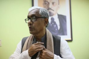 প্রাক্তন মুখ্যমন্ত্রী মানিক সরকারের গাড়ি ভাঙচুর, ঘেরাও-বিক্ষোভ বিজেপির! ‘জঙ্গলরাজ’, মন্তব্য কং বিধায়কের
