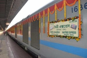 পুজোর আগেই সুখবর! হাসিনা কাঁটা সরিয়ে চালু হচ্ছে ঢাকা-কলকাতা মৈত্রী, বন্ধন এক্সপ্রেস