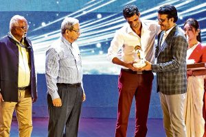 কলকাতায় এসে ভারতের কোচ হওয়ার ইচ্ছাপ্রকাশ নেহরার, সিএবি’র অনুষ্ঠানে পিছু ছাড়ল না বিতর্কও