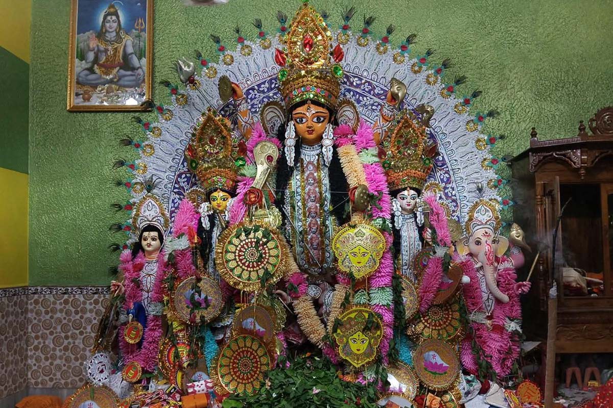 দেবী শাঁখা পরেন বাঁকুড়ায়, কলসে দূর হয় ‘বন্ধ্যাত্ব’, পশ্চিম বর্ধমানের এই পুজোয় তিনদিনই হয় ছাগবলি