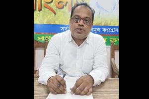 সামনে গান্ধীর ছবি, বিজেপির বিরুদ্ধে আমরণ অনশন শুরুর আগেই গ্রেপ্তার দাপুটে তৃণমূল নেতা