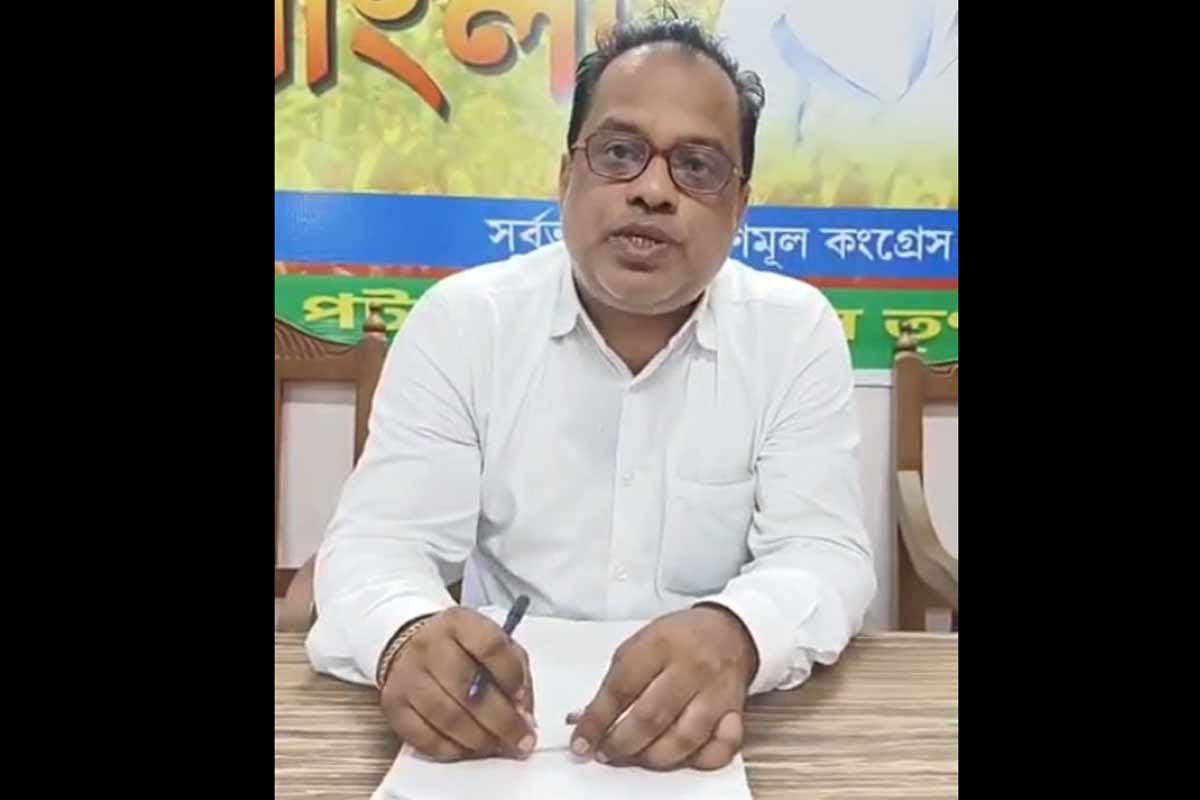 সামনে গান্ধীর ছবি, বিজেপির বিরুদ্ধে আমরণ অনশন শুরুর আগেই গ্রেপ্তার দাপুটে তৃণমূল নেতা