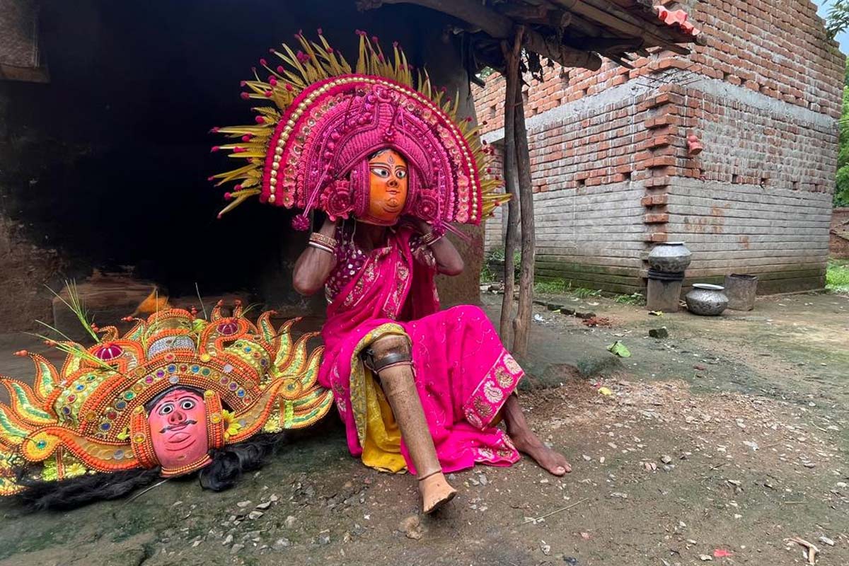 Chhau Artist Akshay Sahis Dances as Durga With Jaipur Foot, Inspires With His Life Story
