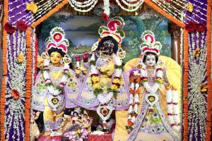 ‘রা’ বললেই পরম আনন্দ, ‘ধা’-তে ধাবিত কৃষ্ণ! গৌড়ীয় মঠে ১০৭তম রাধাষ্টমী মহোৎসব