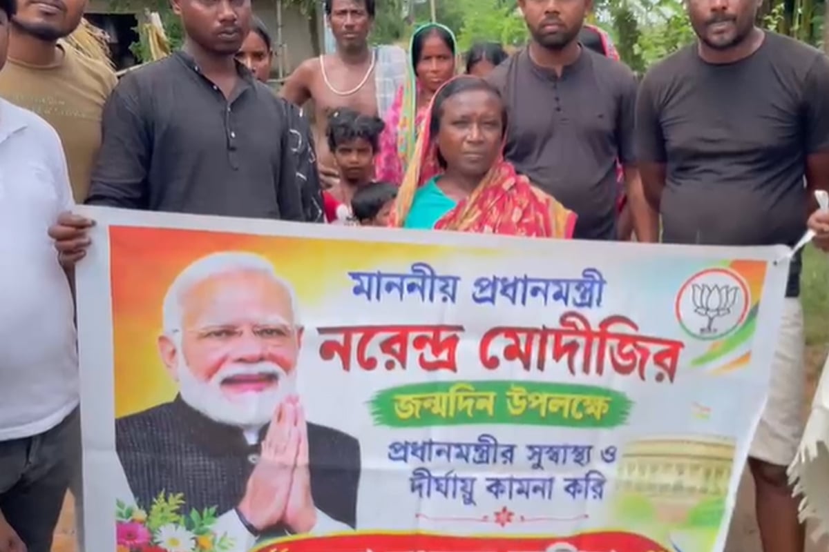 দীর্ঘদিন ধরে বেহাল রাস্তা, অন্নপূর্ণা ভাণ্ডারের টাকা মেরামতির কাজে দিলেন বিজেপি নেতার স্ত্রী
