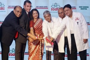 ‘দ্য ভিঞ্চি’ এল রুবিতে! কলকাতায় অস্ত্রোপচারে রোবটিকের নতুন চমক