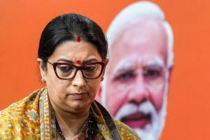 ‘আমি বেকার, কোনও কাজ দিতে পারেন?’ নির্বাচন হেরে কীভাবে বিনোদন জগতে ইউটার্ন স্মৃতির