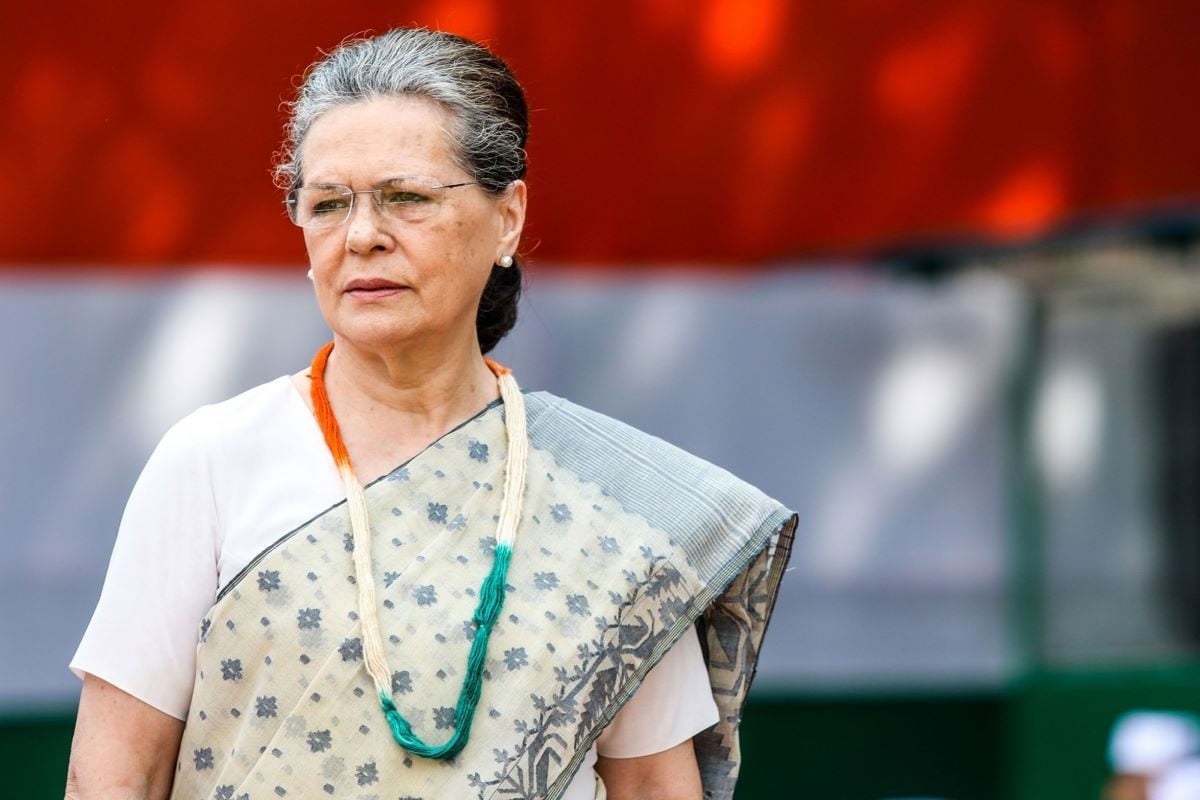ভারতীয় নাগরিকত্বের আগেই ভোটার তালিকায় নাম! সোনিয়ার বিরুদ্ধে ফের মামলা