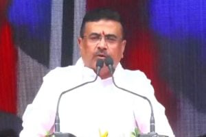 ‘গণপতি বাবা, ছটপুজো সনাতনীদের’, গণেশ পুজোর উদ্বোধনে বাঙালি-অবাঙালি বিভেদ ঘোচালেন মুখ্যমন্ত্রী