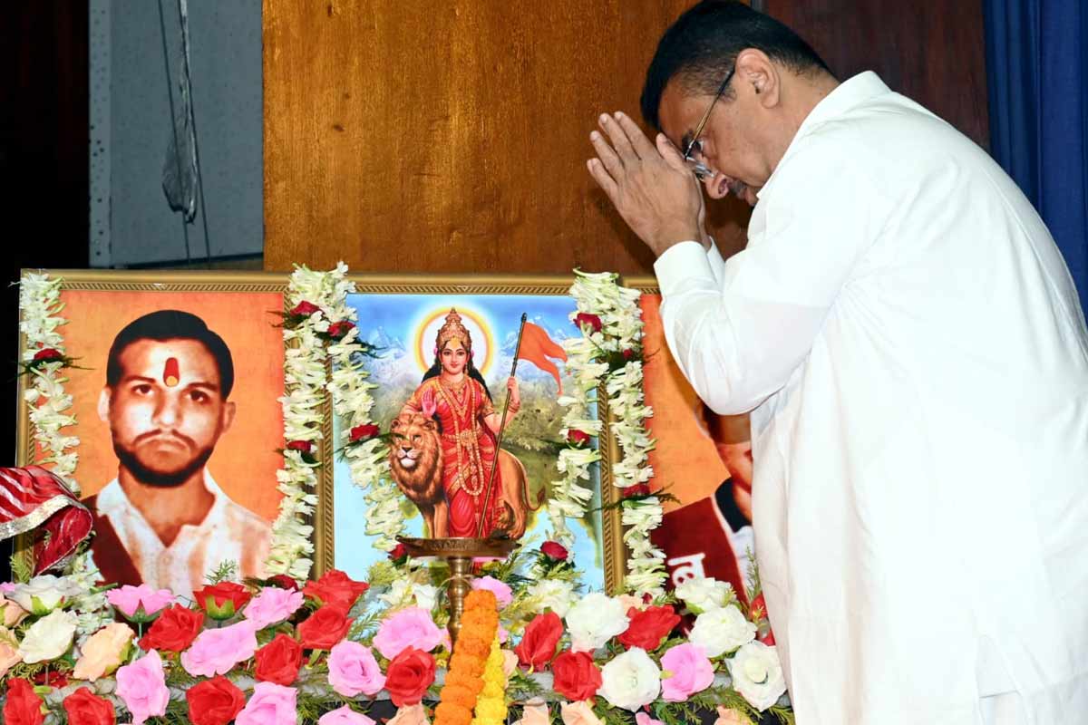 অযোধ্যার প্রথম শহিদ রাম-শরদ কোঠারিদের শ্রদ্ধা মুখ্যমন্ত্রীর, বললেন, ‘সাধুসন্তদের অপমান বরদাস্ত নয়’