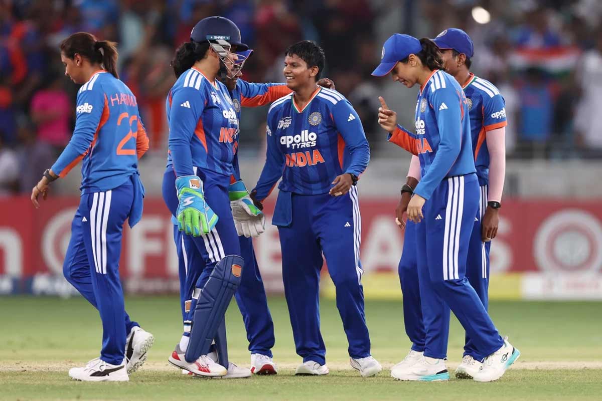 ভদ্রলোকের এক কথা! চ্যাম্পিয়ন হয়েও ফের নকভির হাত থেকে ট্রফি নিল না ভারত