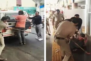 লিভ ইন সঙ্গীকে খুন! ঘটনাস্থলে নিয়ে গিয়ে অভিযুক্তকে দড়ি দিয়ে বেঁধে মার পুলিশের, ভিডিও ভাইরাল