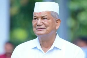 উত্তরাখণ্ডে ভোটের মুখে বিরাট ধাক্কা কংগ্রেসের, দলের সব পদ ছাড়লেন প্রাক্তন মুখ্যমন্ত্রী