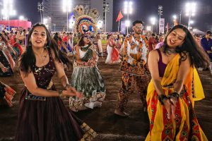 হিন্দু অনুষ্ঠানে বিধর্মীদের প্রবেশ নয়, মহারাষ্ট্রে গরবা’য় মুসলিমদের নিষিদ্ধ ঘোষণা বিশ্ব হিন্দু পরিষদের