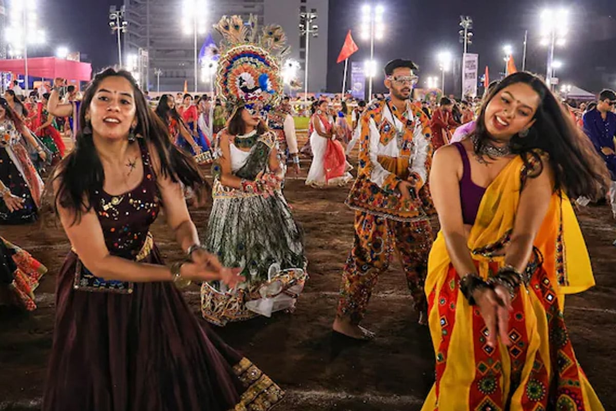 হিন্দু অনুষ্ঠানে বিধর্মীদের প্রবেশ নয়, মহারাষ্ট্রে গরবা’য় মুসলিমদের নিষিদ্ধ ঘোষণা বিশ্ব হিন্দু পরিষদের