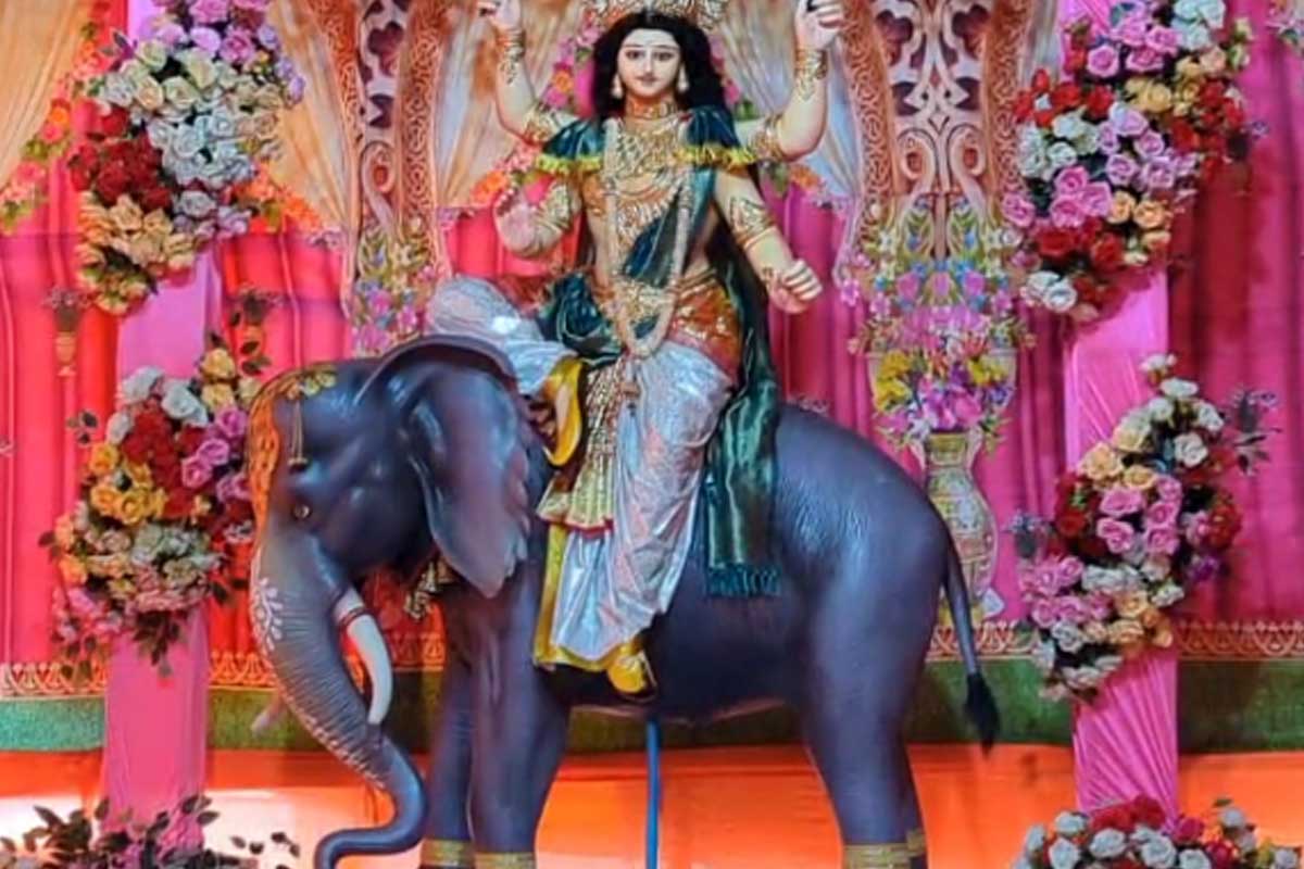 বিশ্বকর্মা আরাধনায় জমজমাট সিঙ্গুর, টাটাদের কারখানার ধ্বংসস্তূপে শিল্প তৈরির আশা