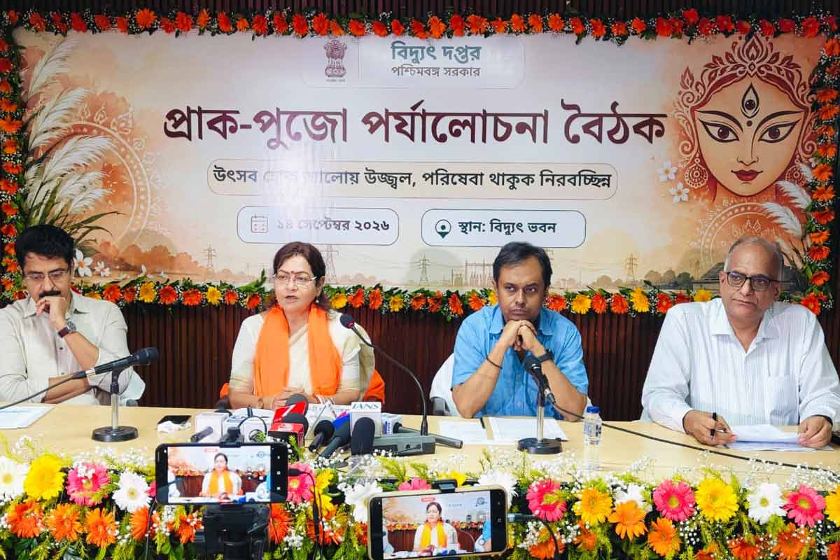 পুজোয় ৬০ হাজার মণ্ডপে জ্বলবে আলো, নিখরচায় বিদ্যুৎ সরবরাহে বড় পদক্ষেপ রাজ্যের