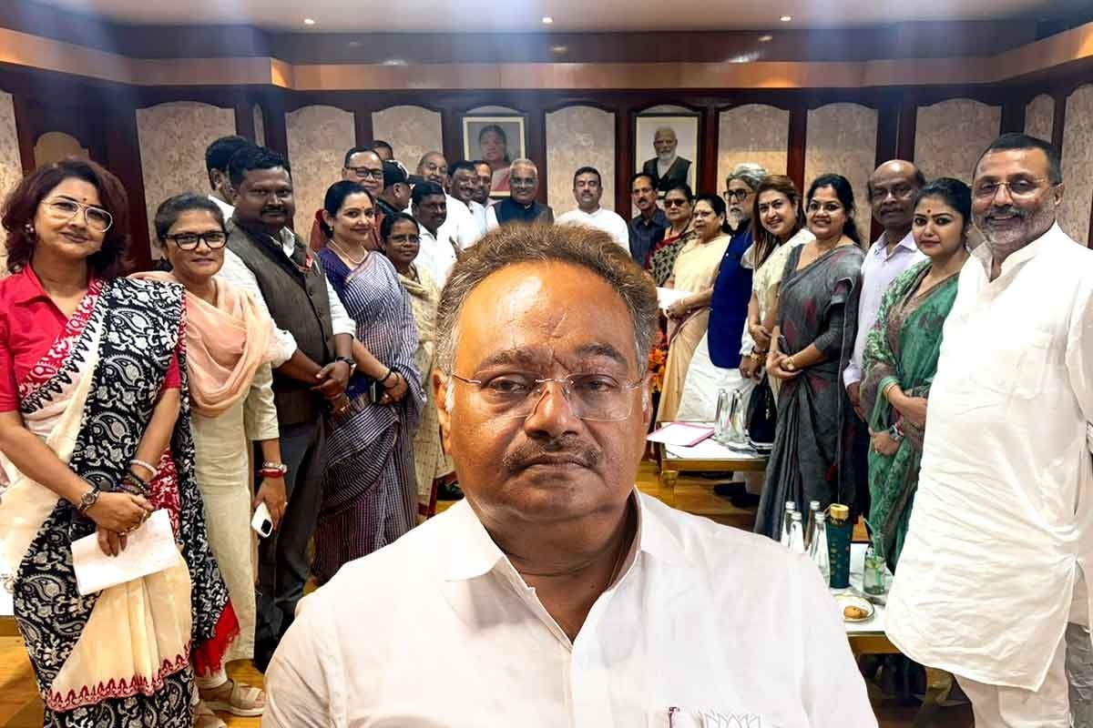 এনসিপিআইয়ের সঙ্গে দূরত্ব বাড়াচ্ছে বঙ্গ বিজেপি! পুরভোটে একা লড়ার ইঙ্গিত শমীকের