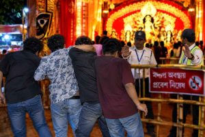 মদ্যপ অবস্থায় মণ্ডপে প্রবেশ নিষেধ, বিরাট সিদ্ধান্ত কলকাতার এই পুজো কমিটির