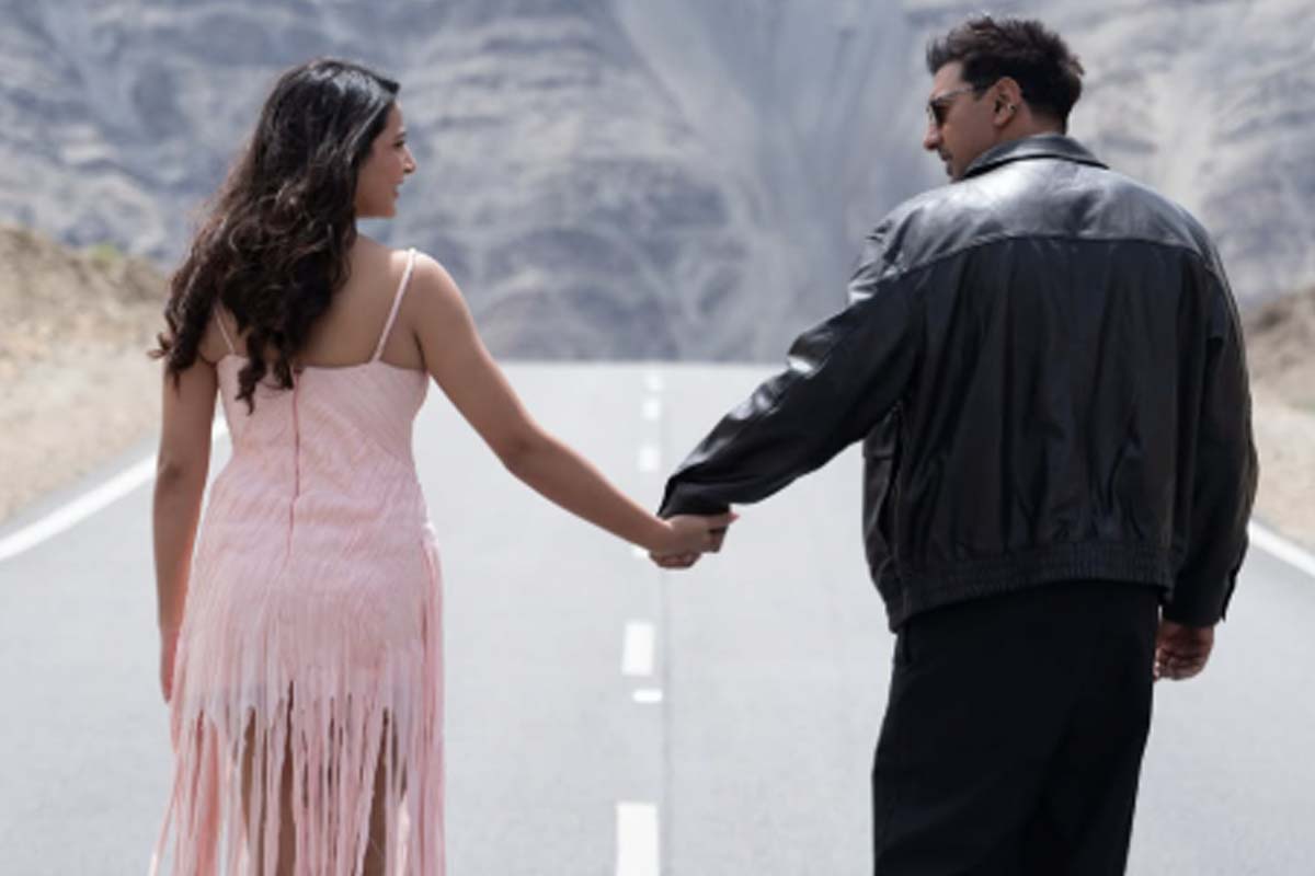 Dev and Subhashree Ganguly romance in Ladakh from DeSu 7