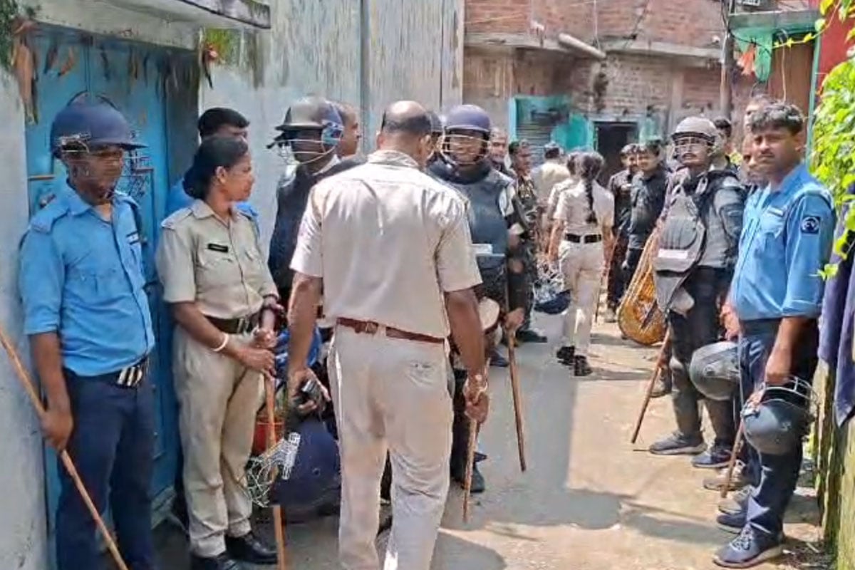 আসানসোলে পর্দাফাঁস ‘মিনি জামতারা’র, উদ্ধার বিপুল মোবাইল-ল্যাপটপ, গ্রেপ্তার ৯