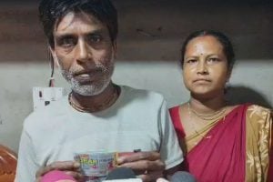 দিনমজুরি করেই টেনেটুনে চলে সংসার, লটারি কেটেই কোটি টাকার মালিক প্রভাত!