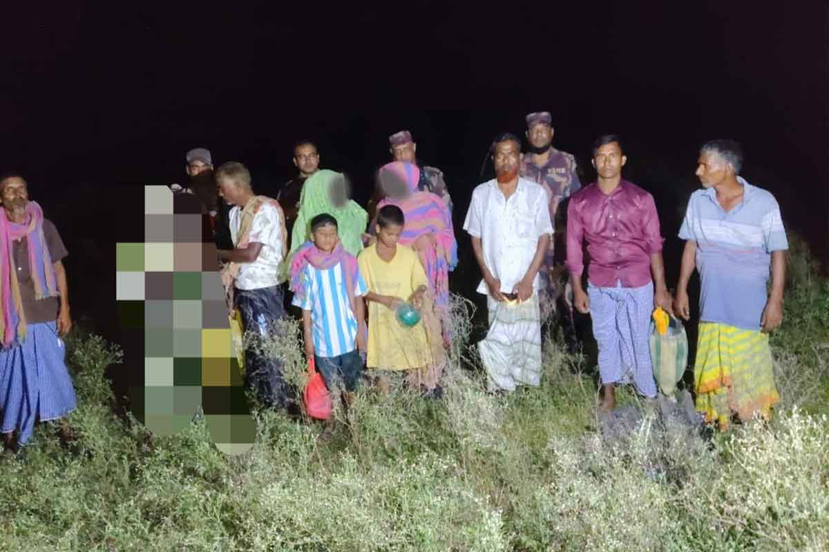 পদ্মায় নৌকাডুবি, স্রোতের টানে সীমান্ত পেরিয়ে ভারতে ১১ বাংলাদেশি! বিএসএফের নজর পড়তেই…