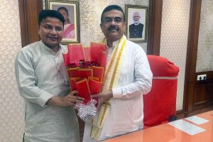 পুরুলিয়ায় এবার ফিল্ম সিটি! পর্যটনের বিকাশে ‘রোডম্যাপ’ নিয়ে শুভেন্দুর দ্বারে জ্যোতির্ময়