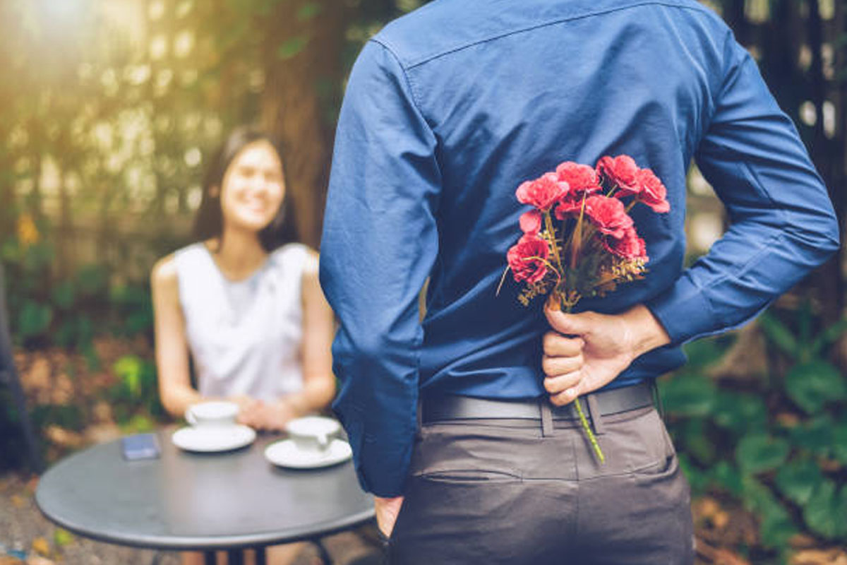 Relationship: Great Over Text, Awkward On The First Date? Here’s Why