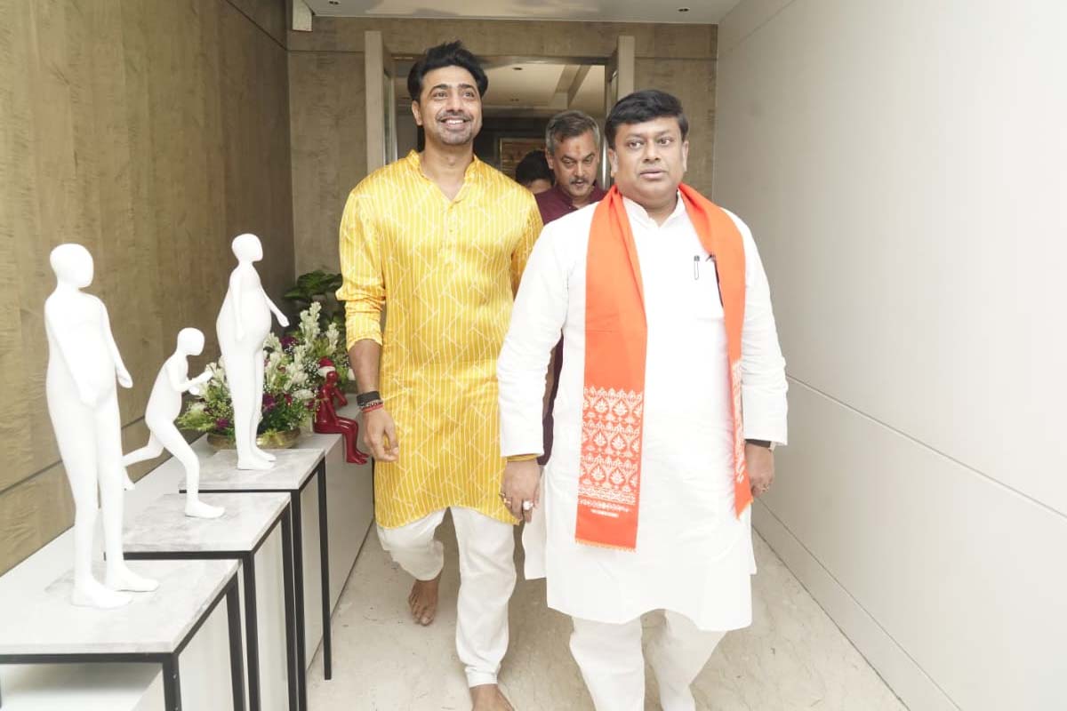 Sukanta Majumdar and Dev at Ganesh Puja
