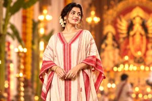 পুজোর ফ্যাশনে ইন ধনেখালি কাফতান! স্টাইল ও স্বাচ্ছন্দ্যে সাজুন নায়িকাদের মতো