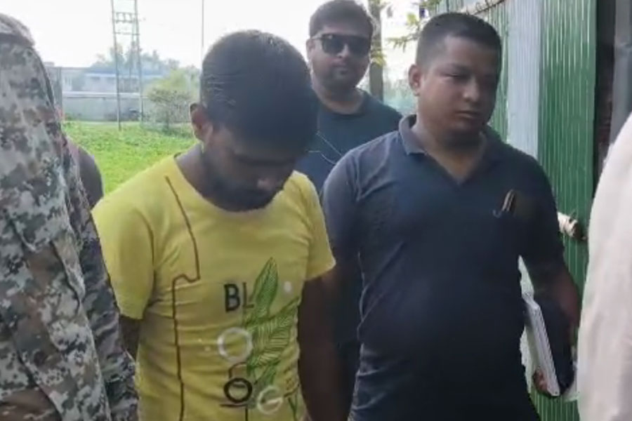 ডিমভাত নিয়ে ঝগড়াতেই বাবা-মা’কে ‘খুন’ ছেলের, ২৪ ঘণ্টার মধ্যে কিনারা পুলিশের
