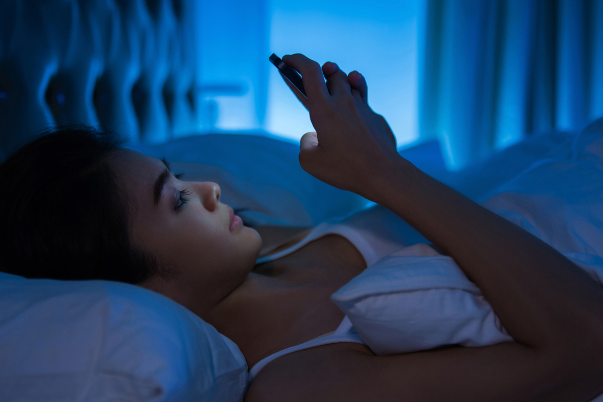 why you cant stop doomscrolling at night