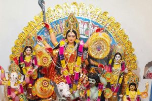 শুরু করেছিলেন বাড়ির জামাই, দশমীতে মা খান রসগোল্লা! আর কী বিশেষত্ব কাঁকসার এই পুজোয়?