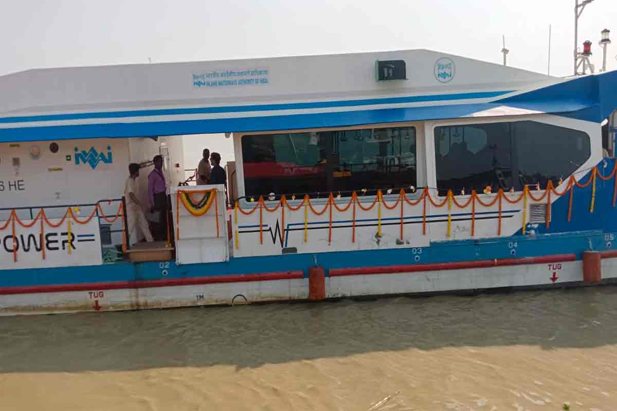 উৎসবের আগে হলদি নদীতে ভাসল ‘ওয়াটার মেট্রো’, কত ভাড়া? কতক্ষণ মিলবে পরিষেবা