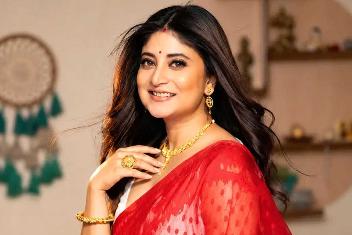 বন্ধুদের সঙ্গে ঘোরা থেকে সিনেমা দেখার ইচ্ছে, পুজোয় আর কী প্ল্যান ‘বীরাঙ্গনা’ সন্দীপ্তার?