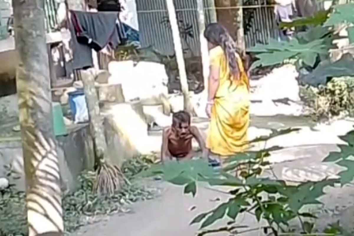জমি, সম্পত্তি লিখিয়ে বাবাকেই চড়-লাথি! শ্বশুরবাড়িতে রেখে খেতে না দিয়ে নৃশংস ‘অত্যাচার’ মেয়ের