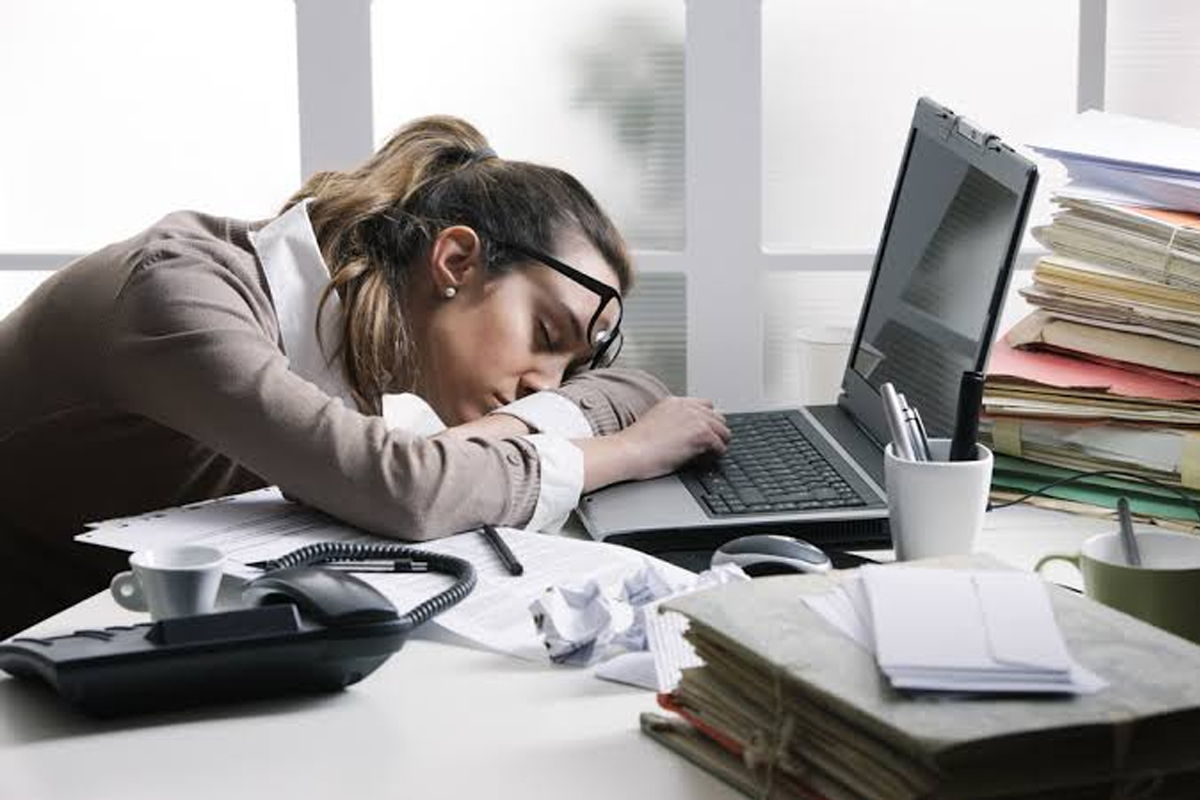 food coma after lunch why you feel sleepy after eating