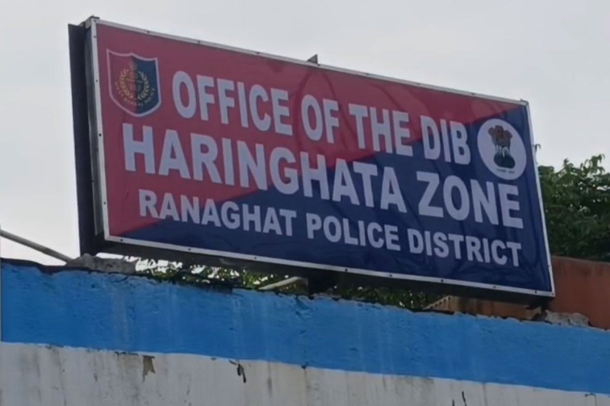 ১০ হাজার টাকা দিলেই পাসপোর্ট! ঘুষ নিতে গিয়ে হাতেনাতে পাকড়াও ২ সিভিক ভলান্টিয়ার