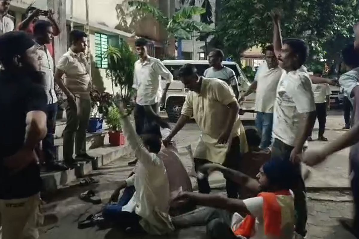 বিজেপির রক্তদান শিরিবে হামলা তৃণমূলের! দু’পক্ষের সংঘর্ষে উত্তপ্ত শিবপুর, থানায় বিক্ষোভ