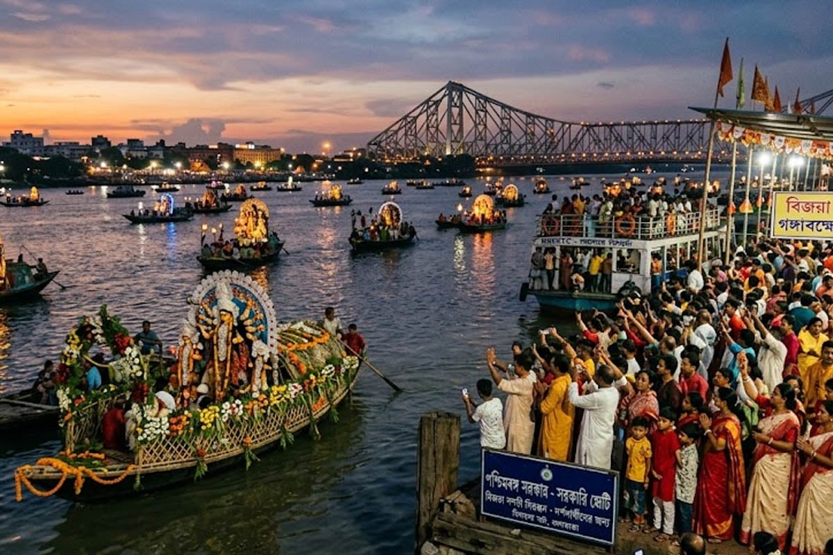 বারাণসীর আদলে এবার দশমীতে নৌকাভ্রমণ! গঙ্গায় বিসর্জন দেখতে বিশেষ ব্যবস্থা করবে সরকার