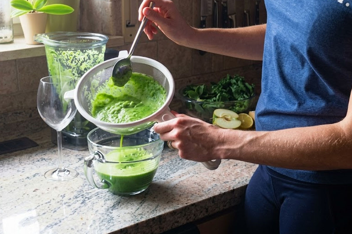 How to Make Fresh Juice Without a Mixer: 5 Easy Kitchen Hacks