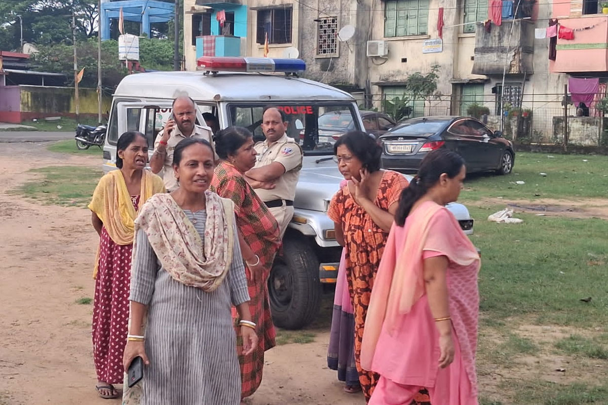 ভিক্ষা করার নামে মোবাইল চুরি! কাঁকসায় জালে ভিন রাজ্যের গ্যাং, উদ্ধার ডজনখানেক ফোন