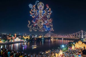 পুজোর রাতে অভিনব ড্রোন শো, কলকাতার আকাশজুড়ে বাংলার সংস্কৃতি ফুটিয়ে তুলবে নবান্ন