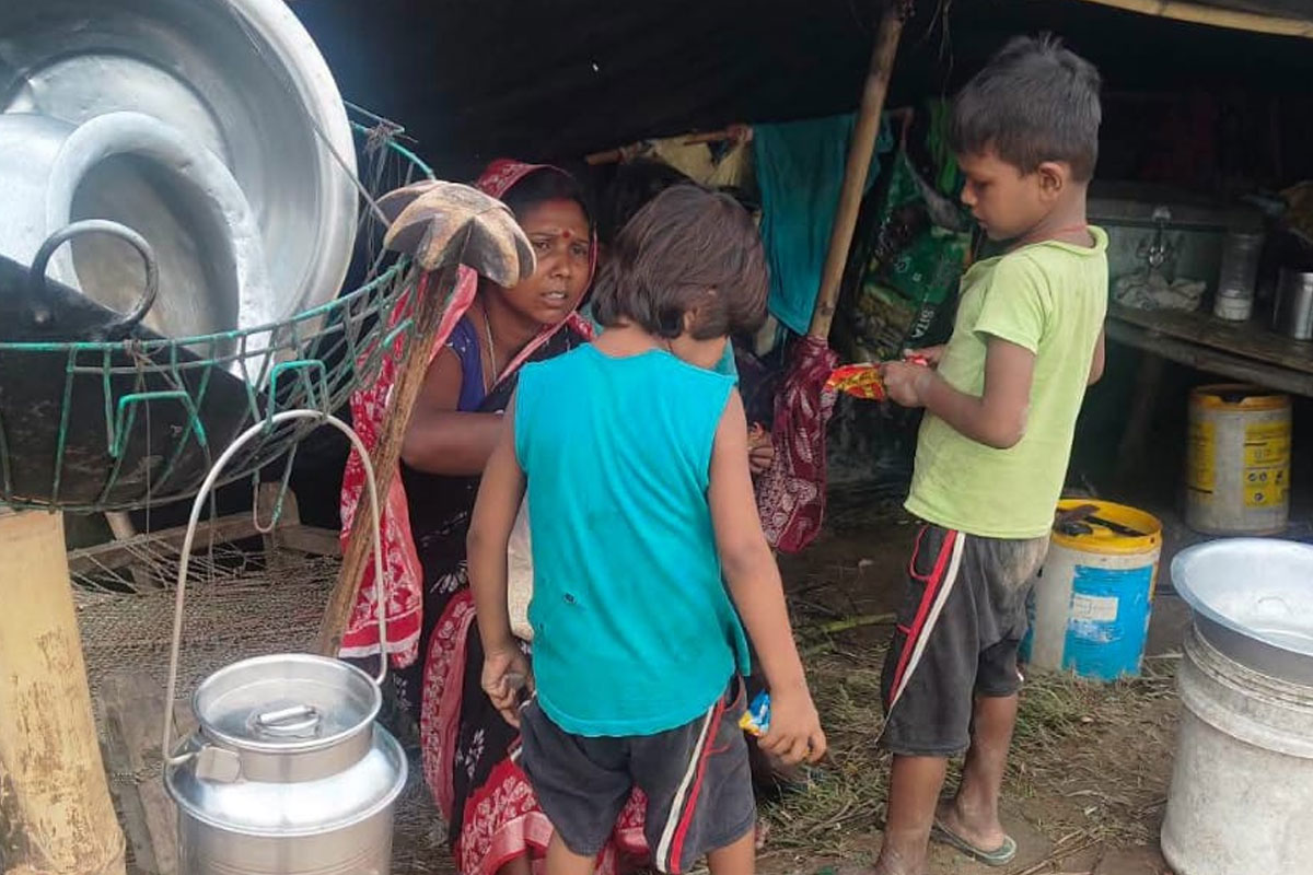 Maldah Flood: Bhootni is engulfed by river ganga, danger awaits