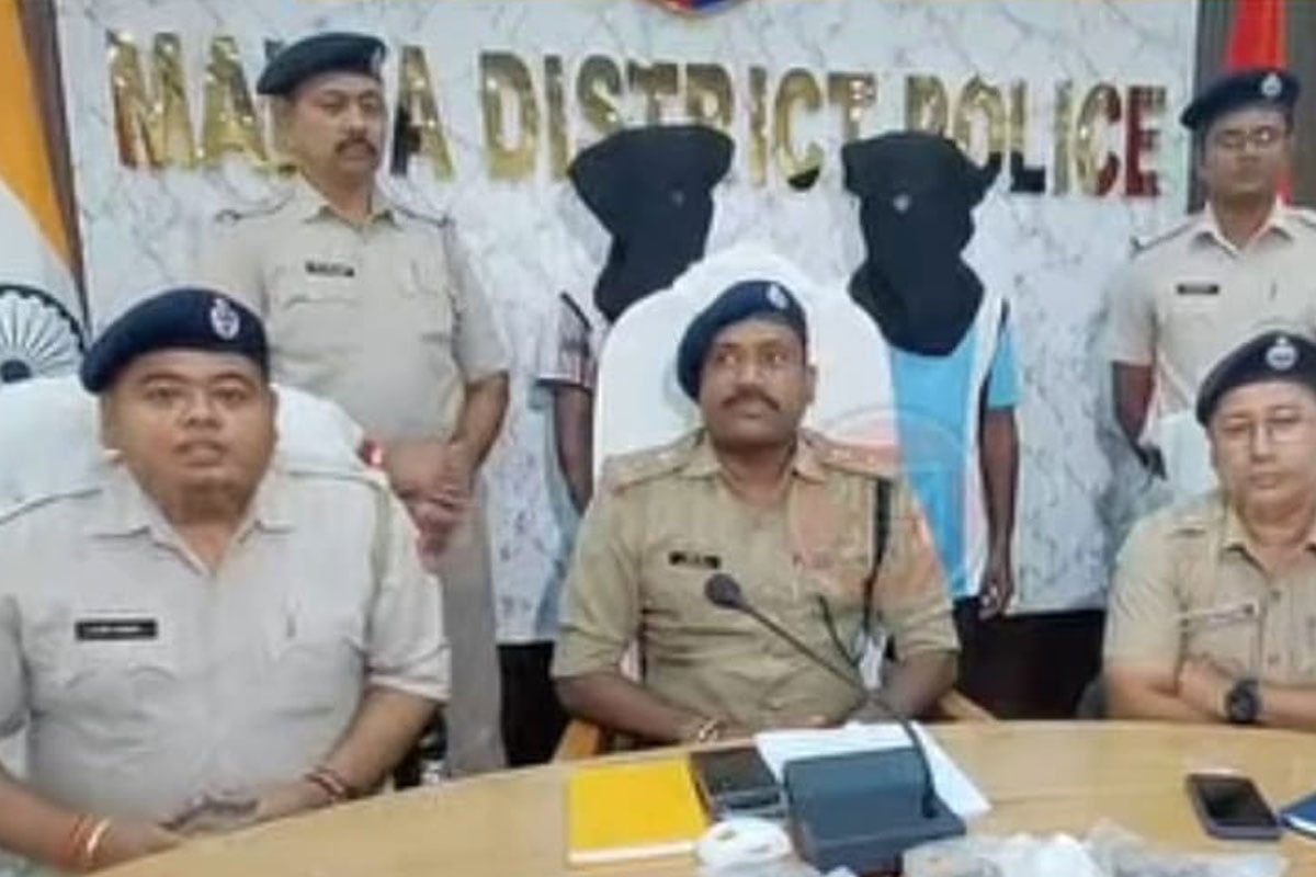 বাংলাদেশে পাচারের আগেই উদ্ধার বিপুল অস্ত্র, মাদক তৈরির কারখানার হদিশ মালদহে!