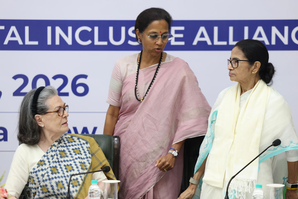 ভোট বিপর্যয়ে ভেসে থাকার চেষ্টা! দিল্লিতে ‘ইন্ডি’ জোটের বৈঠকে মমতা-অভিষেক