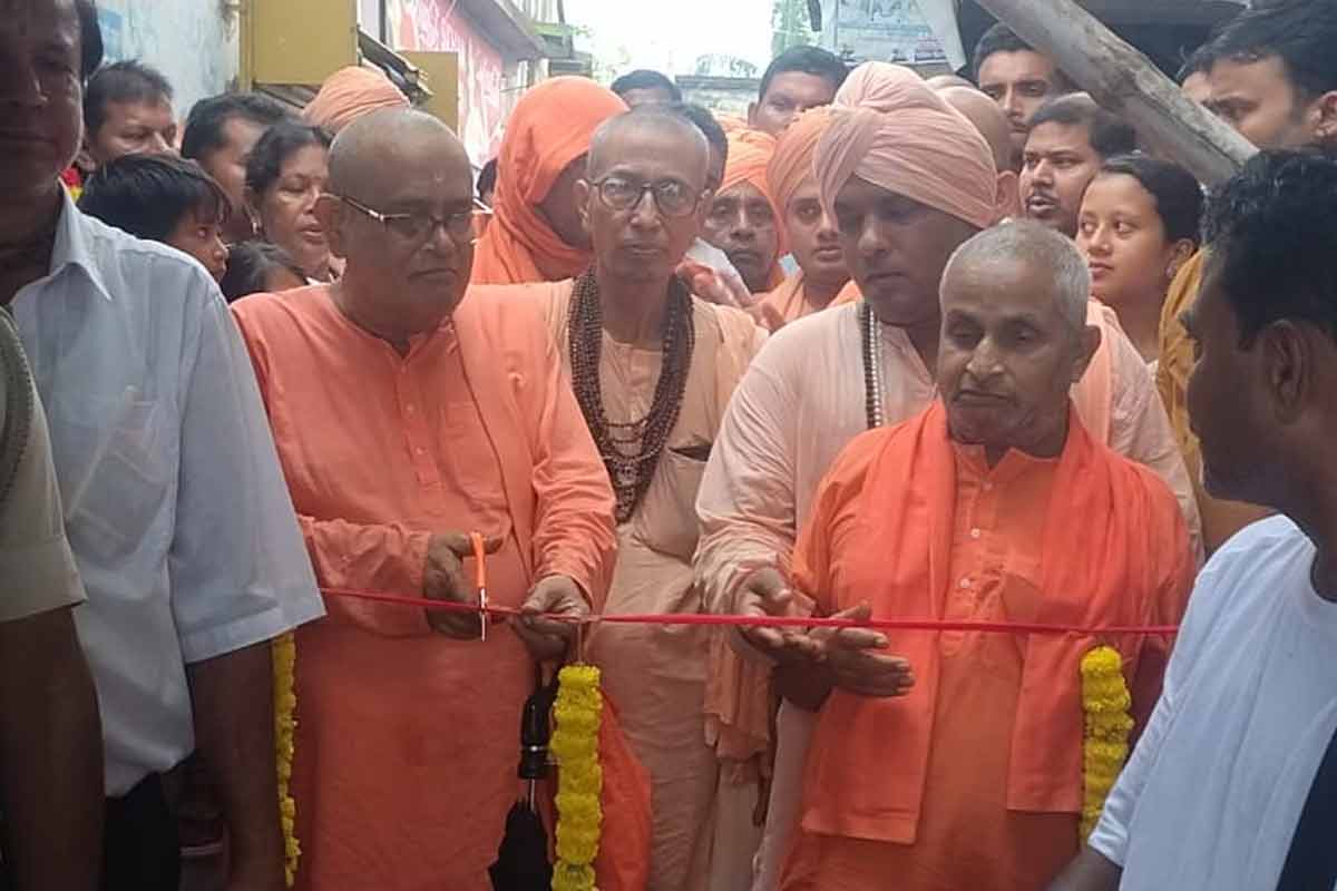 মনসা পুজোর বিসর্জনে নৌকা বাইচ, ৭০ বছরের ঐতিহ্যে মাতল কানমারী