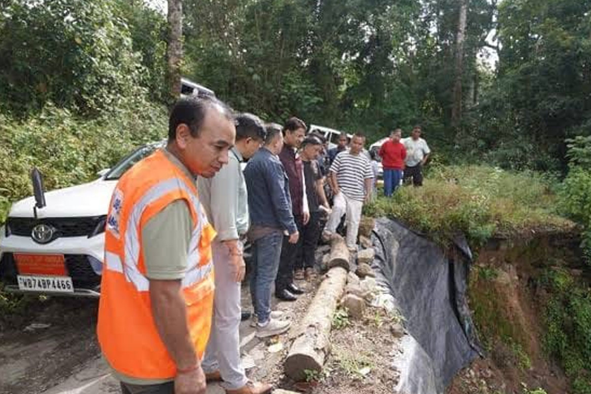 Work begins to release water from the river blocked in Mirik, Teesta returning to normal in Sikkim